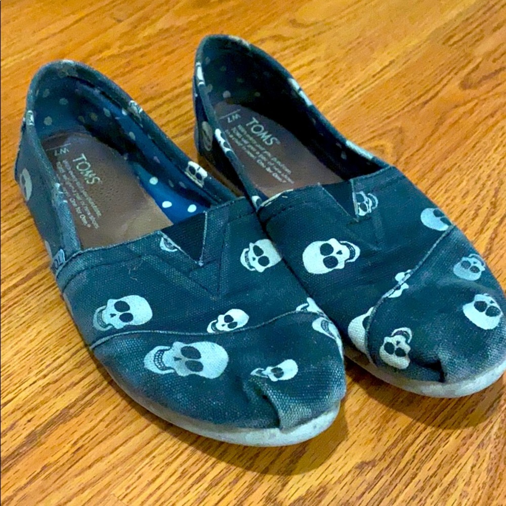 Skull toms